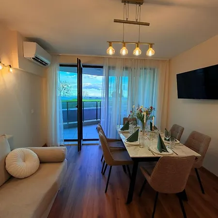 Apartment Sea Escape | & Parking