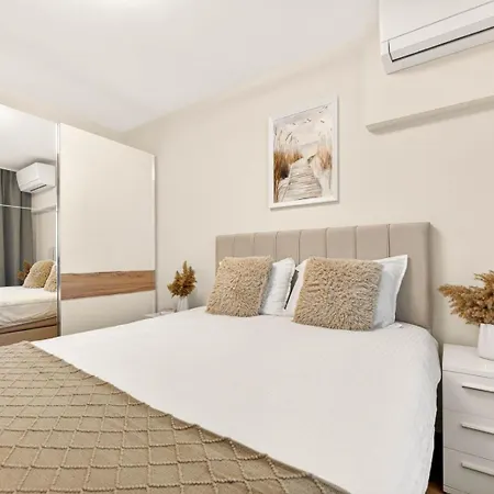 Sea Escape | & Parking Apartment *